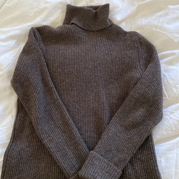 Banana Republic Chocolate Brown Sweater - Picture 2 of 5